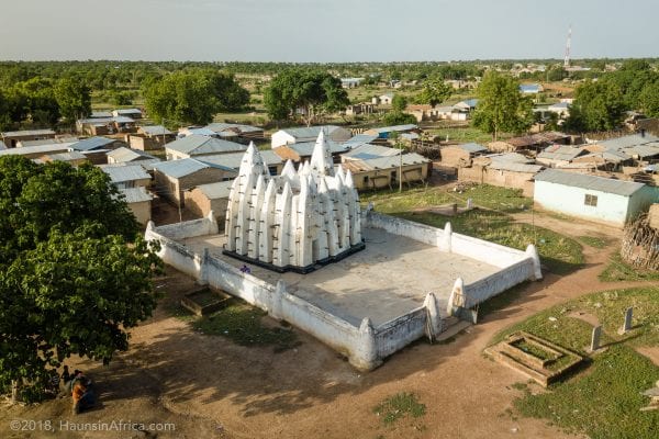 4214_historic-mud-mosque-nakore-wa-ghana