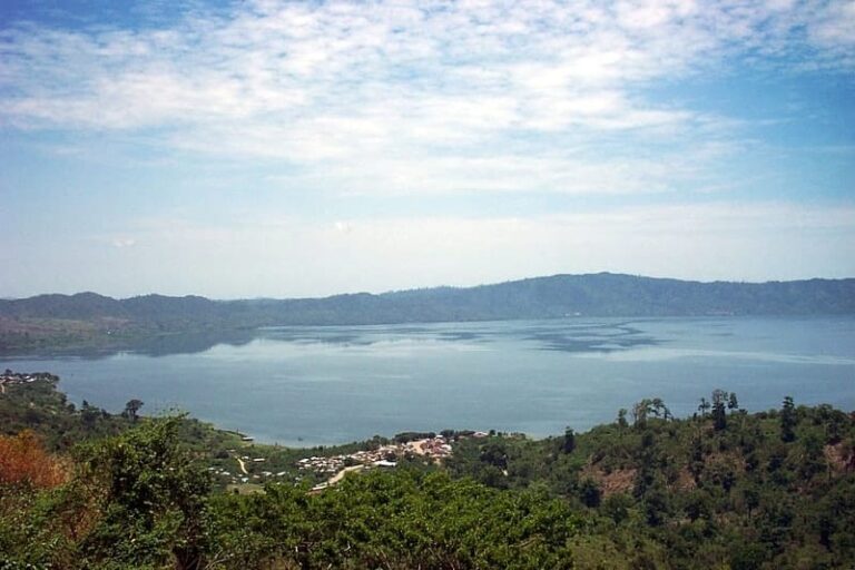 lake-bosomtwe